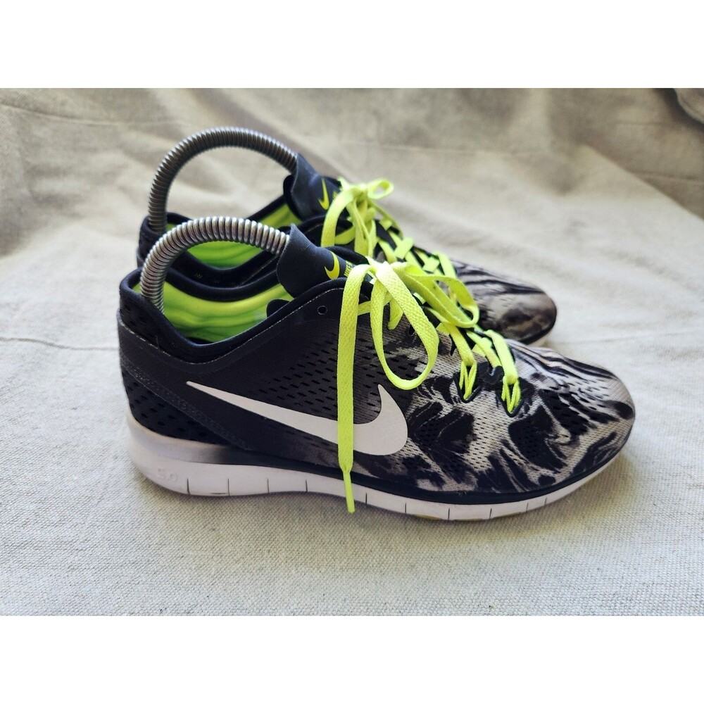 Nike Free TR Fit 5 Womens 6.5 Running Shoes Sneakers Black Volt 704695-014